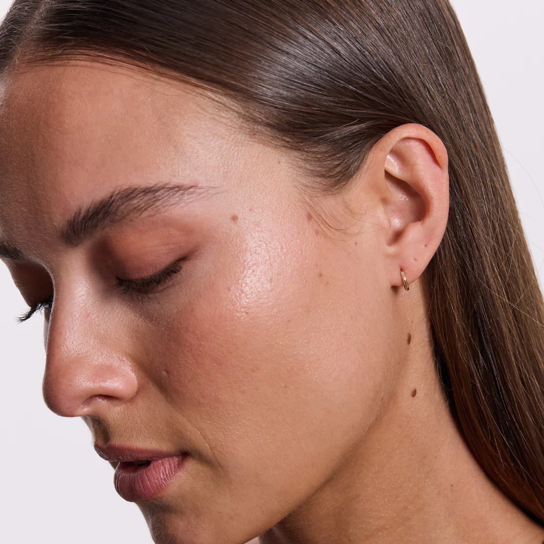 Hinged Sleeper Single 8mm - Solid Gold - Image 3
