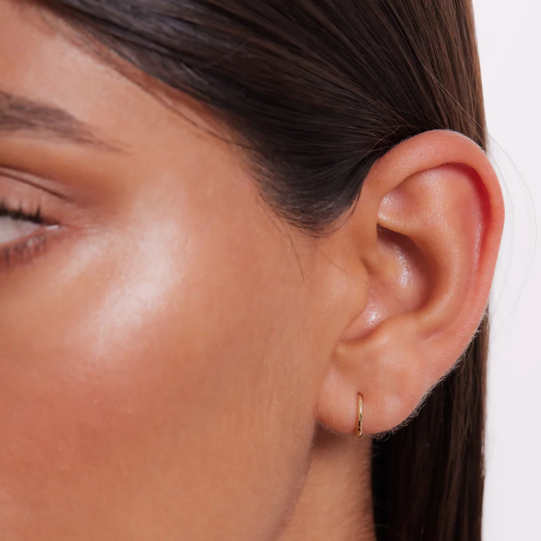 Nikita Hoop Earrings - Solid Gold - Image 2
